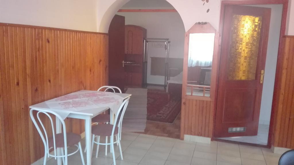 Plajbi Apartment Hajdúszoboszló Eksteriør bilde